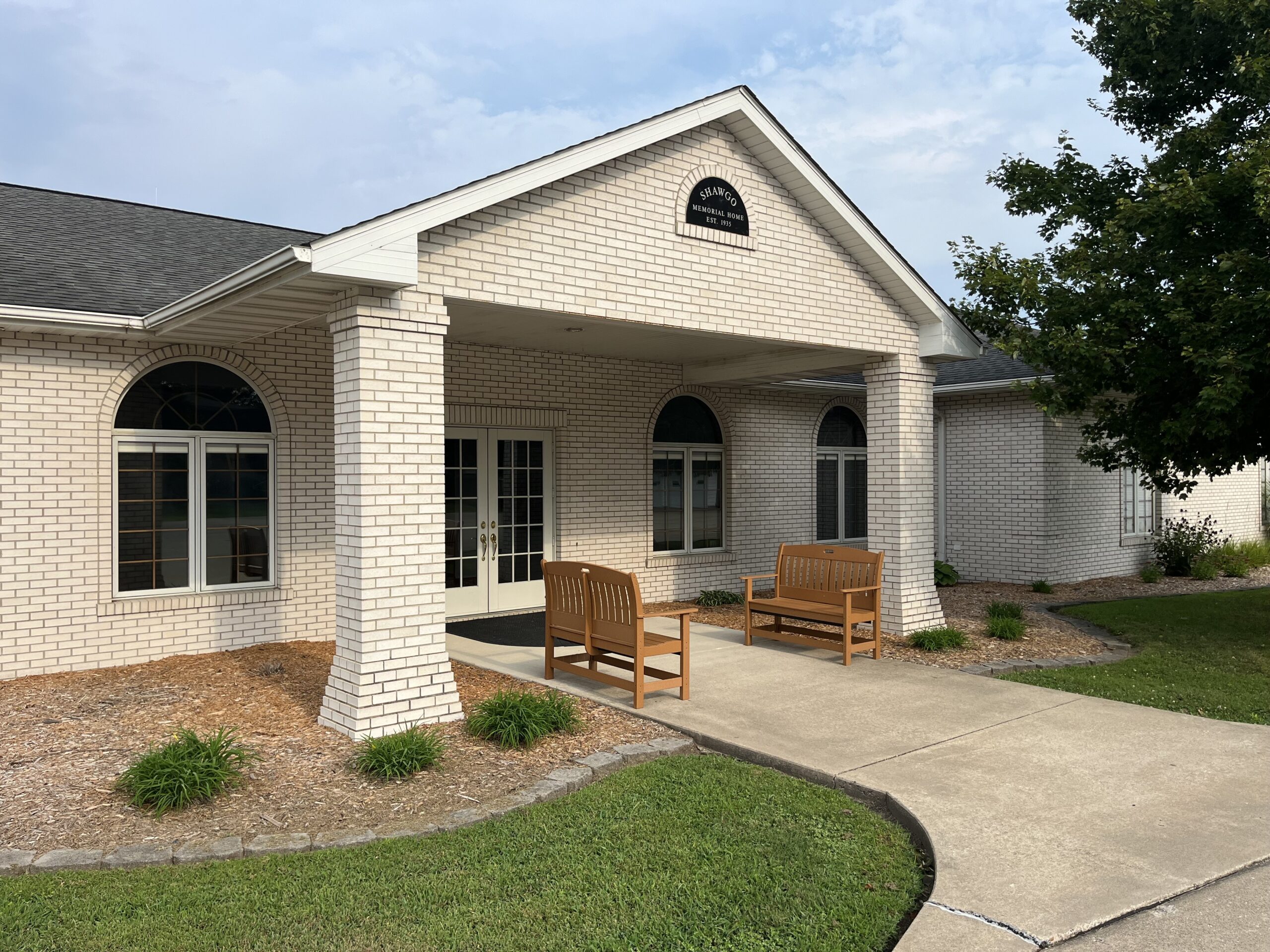 The entryway of Shawgo Memorial Home
